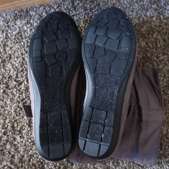 Gray Boots - Picture 3 of 3